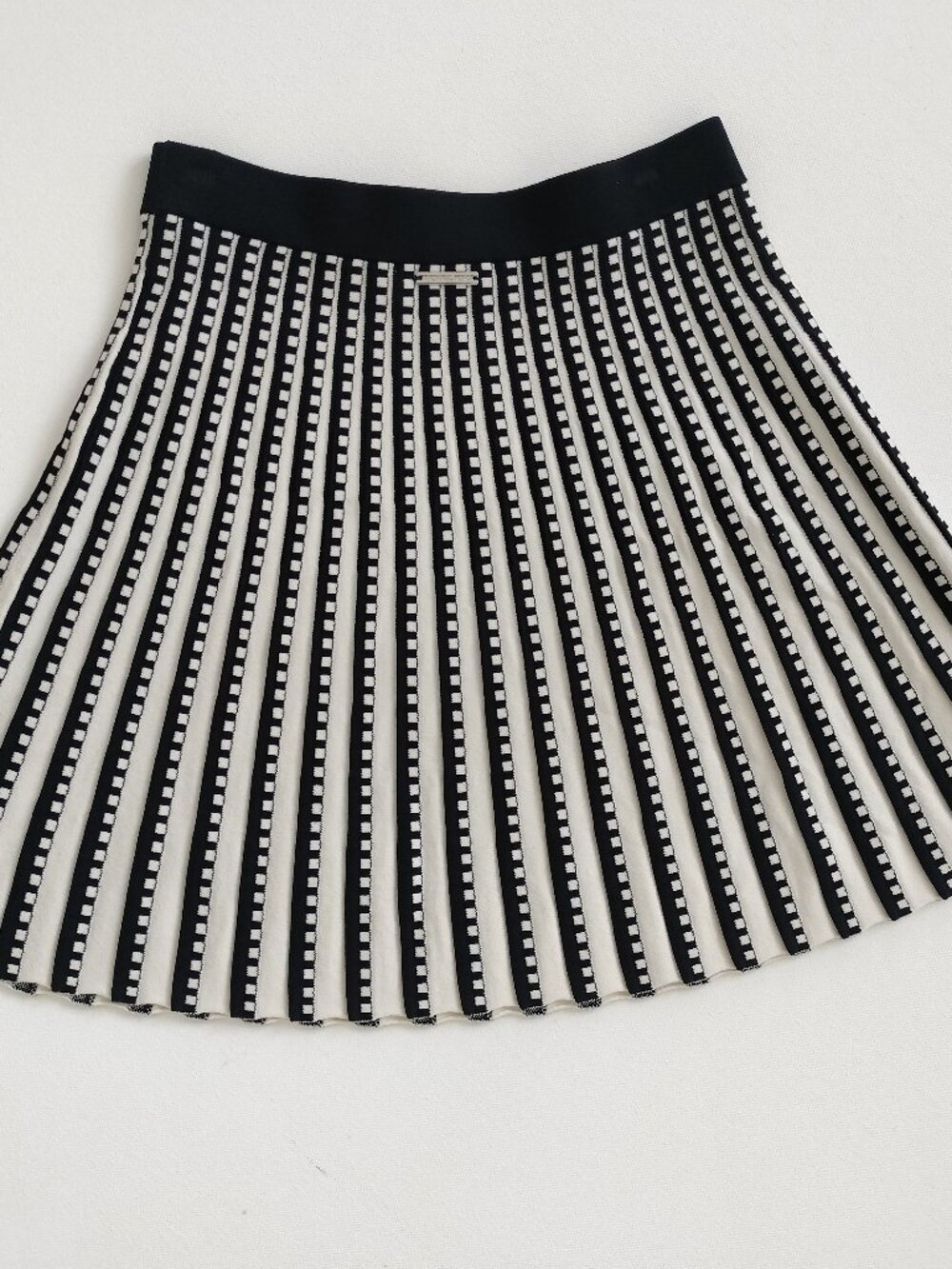 Michael Kors Geometric Patterned Pleated Knit Mini Skirt Black White XS